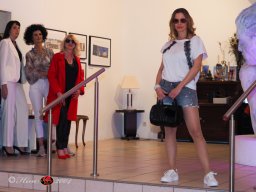 Fashion Show in der Contemplor Galerie Wien am 16. 03. 2024